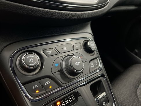 Used 2016 Chrysler 200 S image 15