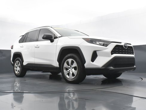 Used 2019 Toyota RAV4 LE image 20