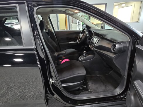 Used 2023 Nissan Kicks S image 11