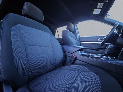 Used 2017 Ford Explorer XLT w/ Equipment Group 201A image 30