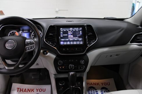 Used 2019 Jeep Cherokee Limited w/ Luxury Group image 17