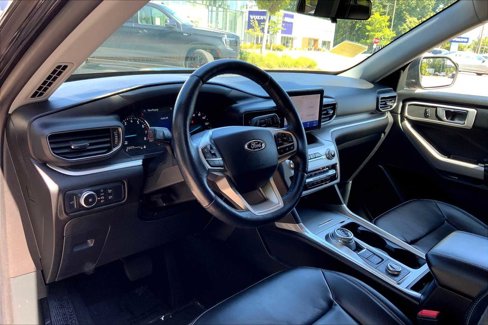 Used 2021 Ford Explorer XLT w/ Equipment Group 202A image 16
