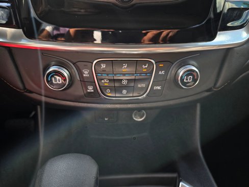 Used 2021 Chevrolet Traverse LS image 29