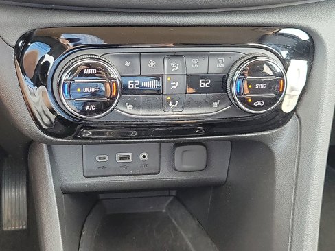 Used 2022 Buick Encore GX Select image 17
