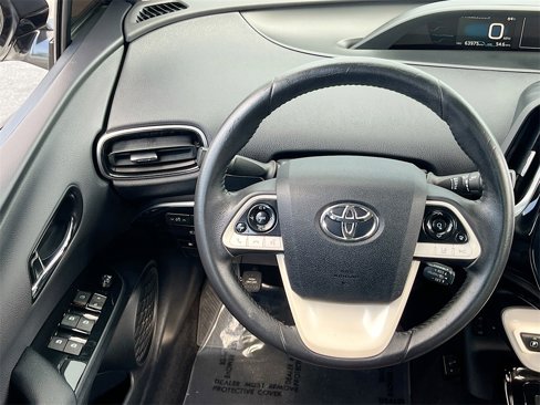 Used 2017 Toyota Prius Prime Premium image 21