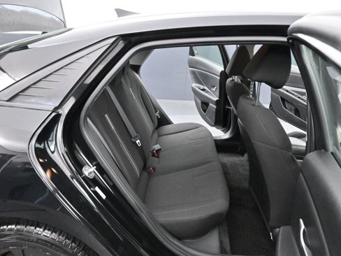 Used 2021 Hyundai Elantra SEL image 26