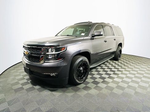 Used 2015 Chevrolet Suburban LT image 4