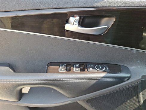 Certified 2020 Kia Sorento EX image 12