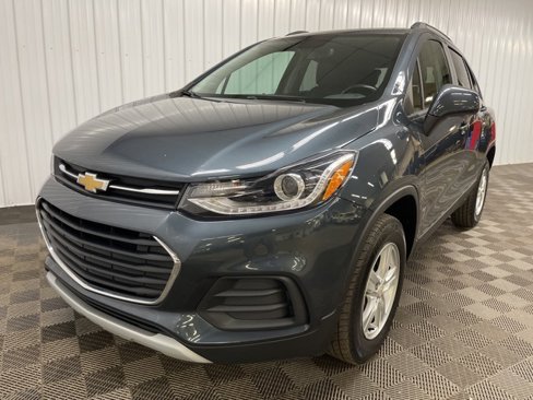 Used 2021 Chevrolet Trax LT w/ LT Convenience Package image 9