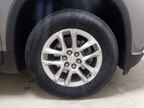 Used 2018 Chevrolet Traverse LT image 34