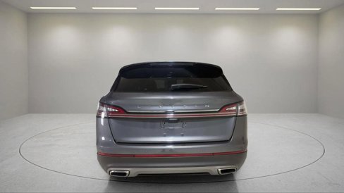 Used 2022 Lincoln Nautilus FWD w/ Premium Package image 4