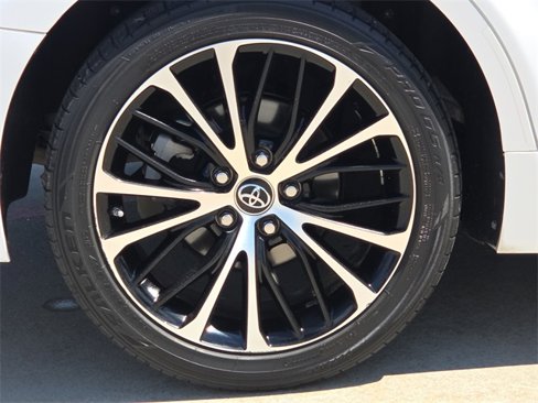 Used 2019 Toyota Camry SE image 9