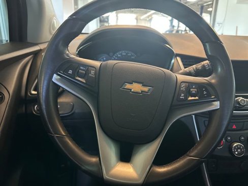 Used 2020 Chevrolet Trax LT w/ Driver Confidence Package image 19