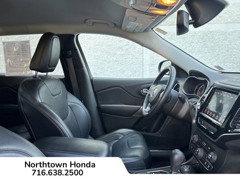 Used 2019 Jeep Cherokee Limited image 16