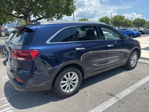 Used 2019 Kia Sorento LX w/ LX Convenience Package image 1