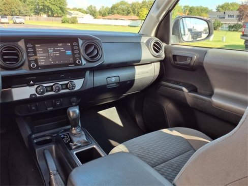 Used 2022 Toyota Tacoma SR image 18