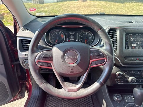 Used 2019 Jeep Cherokee Latitude Plus w/ Comfort/Convenience Group image 37