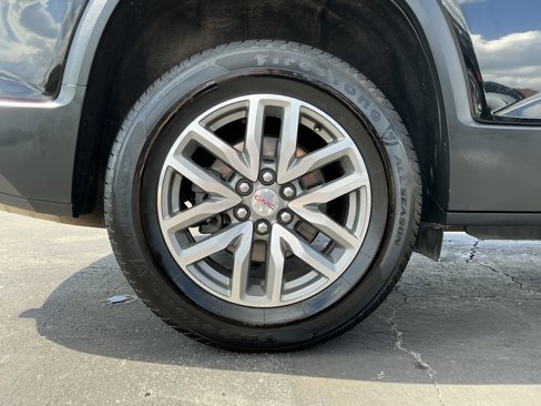 Used 2017 GMC Acadia SLE image 25