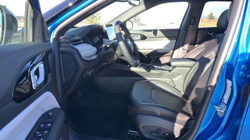 New 2025 Jeep Compass Limited image 24