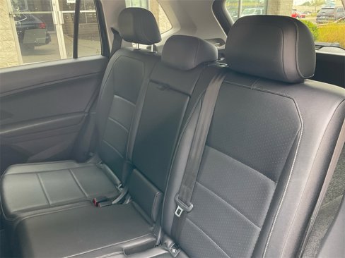 Used 2018 Volkswagen Tiguan SE image 13
