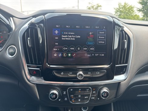 Used 2022 Chevrolet Traverse LT image 36