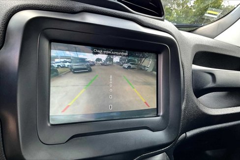Used 2018 Jeep Renegade Latitude image 27