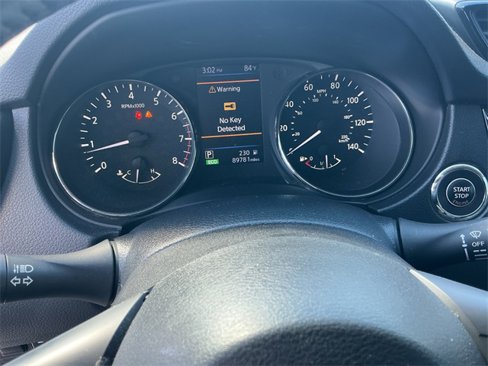 Used 2018 Nissan Rogue SV w/ Premium Package image 14