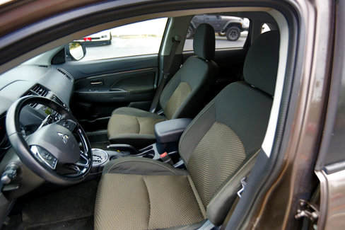 Used 2016 Mitsubishi Outlander Sport ES image 5