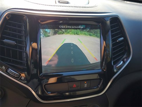 Used 2022 Jeep Cherokee Limited image 26