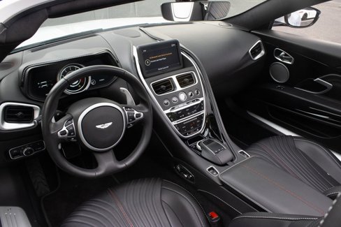 Used 2021 Aston Martin DB11 Volante image 9