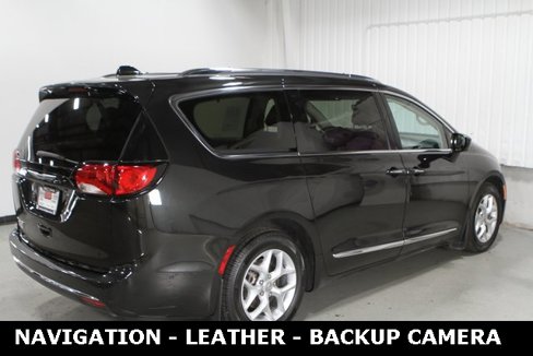 Used 2020 Chrysler Pacifica Touring-L Plus w/ Tire & Wheel Group image 35