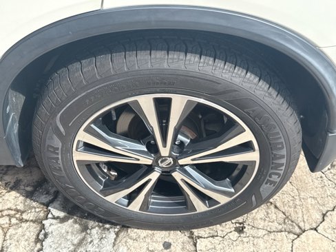 Used 2017 Nissan Rogue SL w/ SL Premium Package image 9