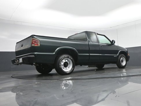 Used 2001 Chevrolet S10 Pickup 2WD Extended Cab w/ Comfort Convenience Pkg image 40