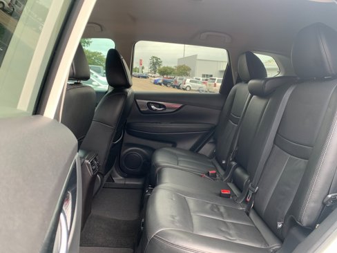 Used 2016 Nissan Rogue SL image 23