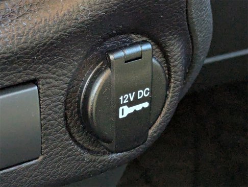 Used 2015 Jeep Wrangler Unlimited Rubicon w/ Connectivity Group image 19
