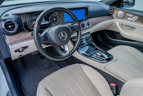 Used 2017 Mercedes-Benz E 300 4MATIC image 14