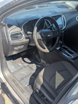 Used 2018 Chevrolet Equinox LT w/ Sun & Infotainment Package image 10