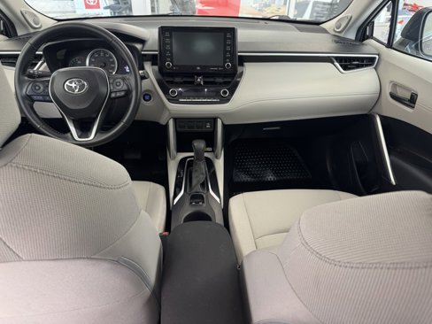 Used 2022 Toyota Corolla Cross LE w/ Moonroof Package image 5