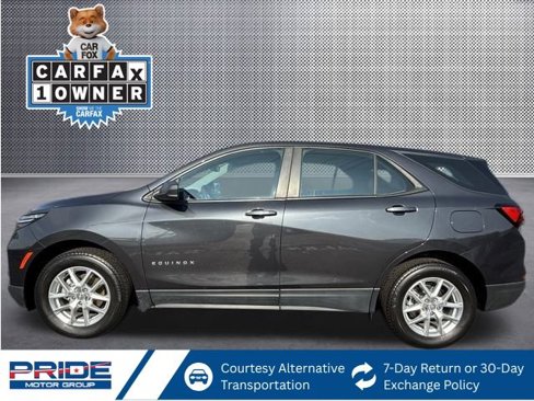 Used 2022 Chevrolet Equinox LS image 2