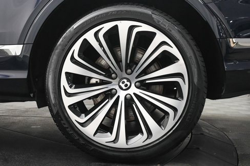 Used 2023 Bentley Bentayga image 31