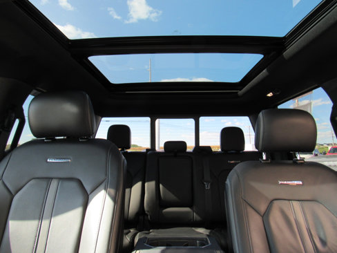 Used 2015 Ford F150 Platinum w/ Equipment Group 701A Luxury image 36