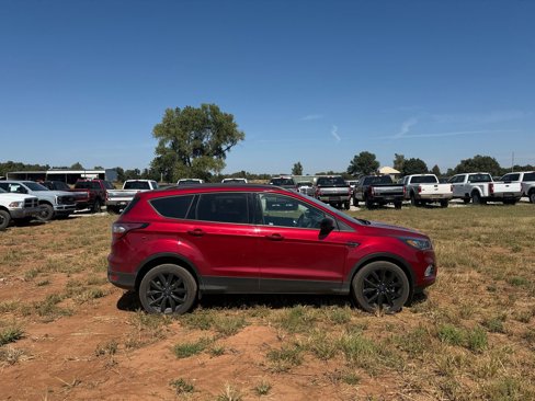 Used 2017 Ford Escape SE w/ Equipment Group 201A image 6