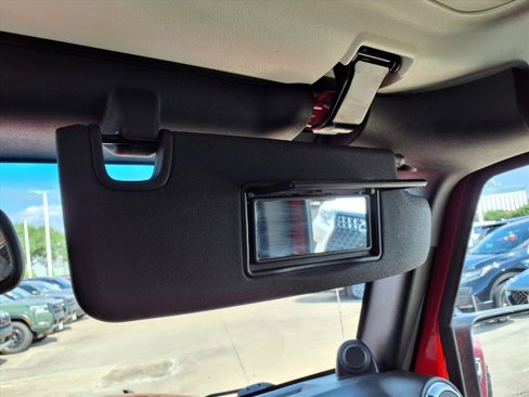 Used 2014 Jeep Wrangler Unlimited Rubicon image 13