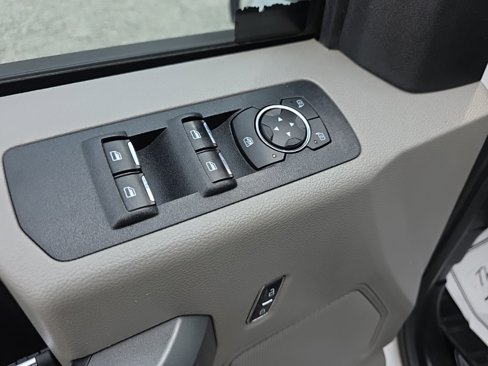 Used 2018 Ford F150 XLT image 12