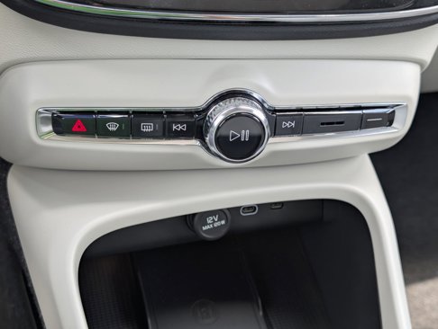 New 2026 Volvo XC40 B5 Plus w/ Protection Package Premier image 19