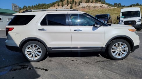 Used 2015 Ford Explorer XLT w/ Equipment Group 202B image 4