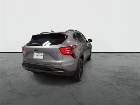 Used 2025 Chevrolet Trax ACTIV w/ Sunroof Package image 8
