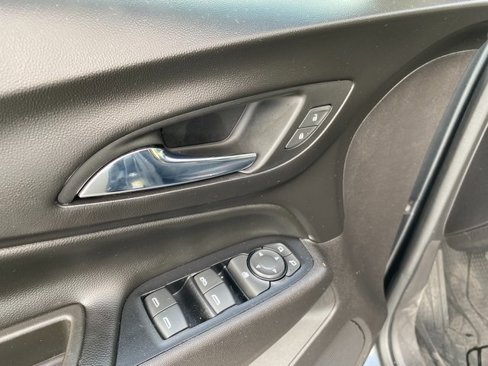 Used 2018 Chevrolet Equinox LT image 19