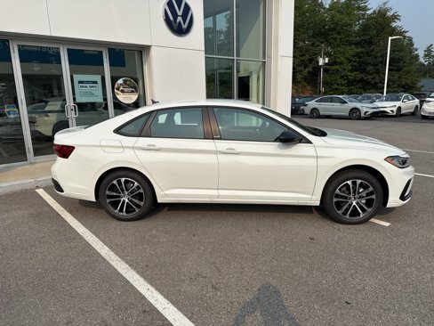 New 2025 Volkswagen Jetta Sport image 13
