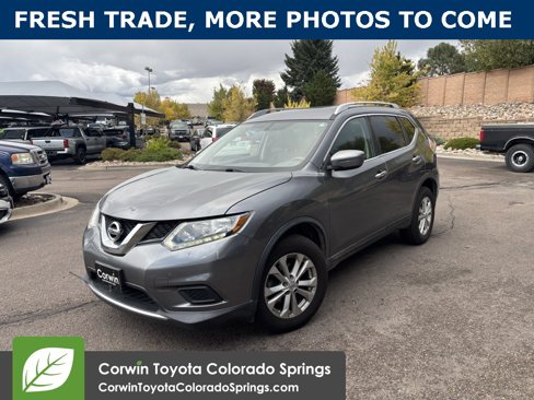 Used 2016 Nissan Rogue SV image 3